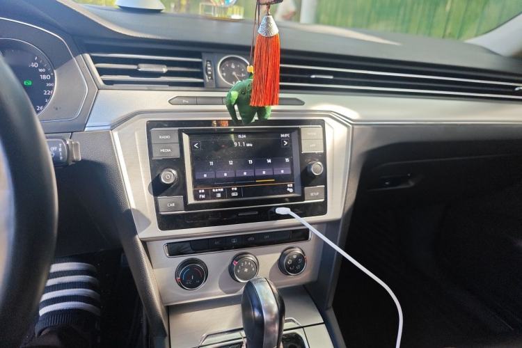 Used Volkswagen Magotan 2018 280TSI DSG Comfort Model Audio And AC Panel