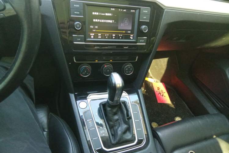 Used Volkswagen Magotan 2018 330TSI DSG Advanced Model Audio And AC Panel