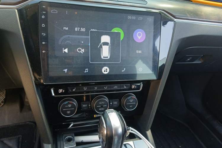 Used Volkswagen Magotan 2018 330TSI DSG Luxury Model Audio And AC Panel