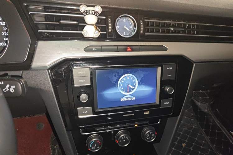 Used Volkswagen Magotan 2018 330TSI DSG Advanced Model Audio And AC Panel