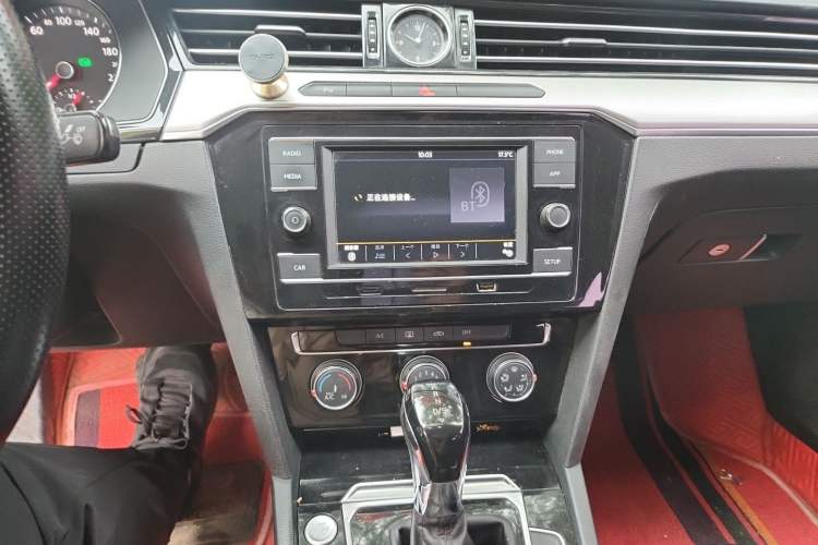 Used Volkswagen Magotan 2018 330TSI DSG Advanced Model Audio And AC Panel