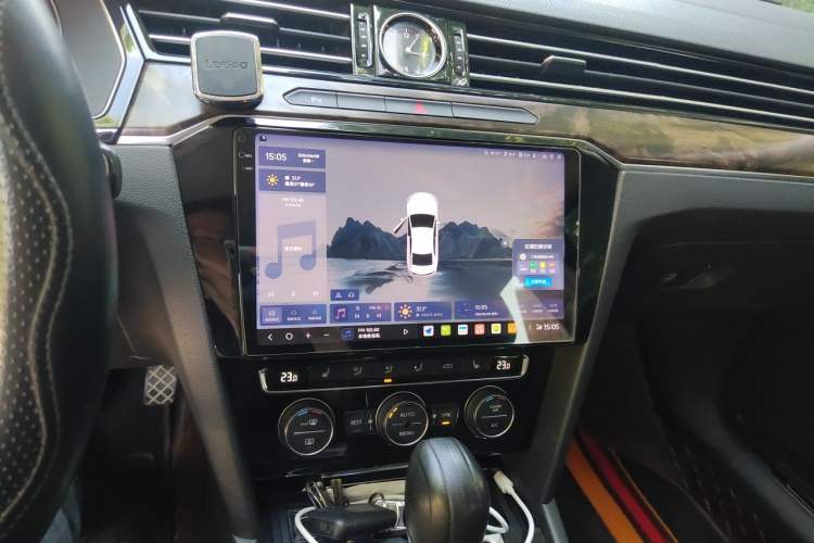 Used Volkswagen Magotan 2018 Facelift 330TSI DSG Luxury Model Audio And AC Panel