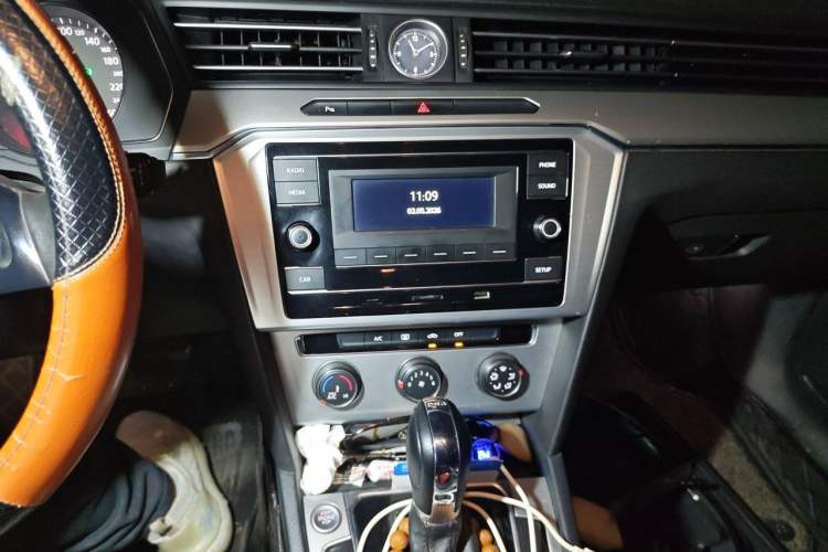 Used Volkswagen Magotan 2018 280TSI DSG Comfort Model Audio And AC Panel