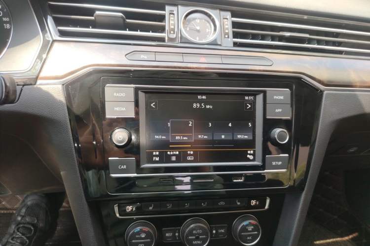 Used Volkswagen Magotan 2018 Facelift 330TSI DSG Luxury Model Audio And AC Panel