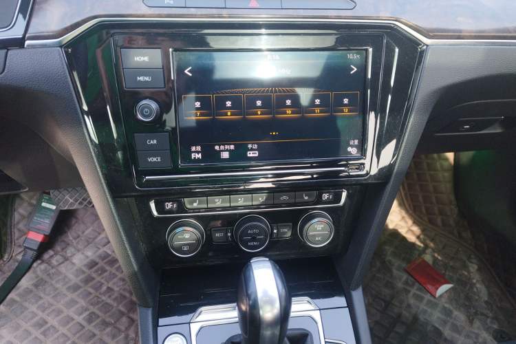 Used Volkswagen Magotan 2018 330TSI DSG Luxury Model Audio And AC Panel