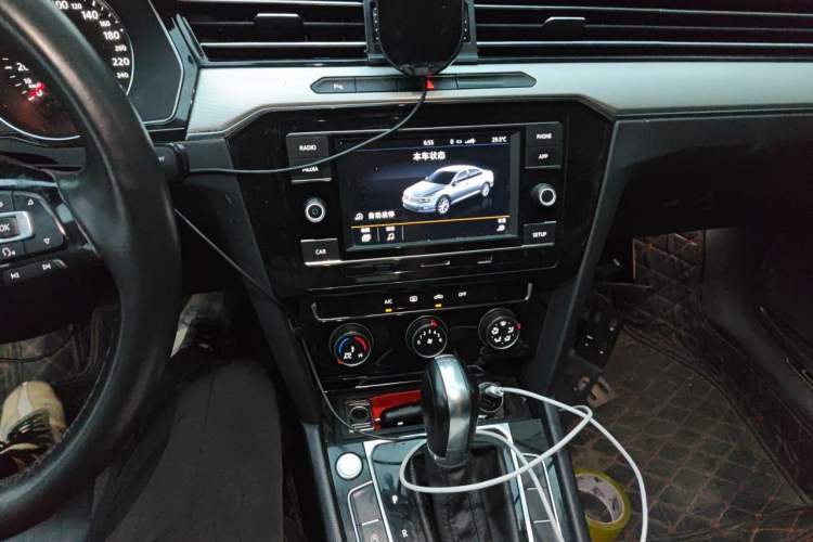Used Volkswagen Magotan 2018 330TSI DSG Advanced Model Audio And AC Panel