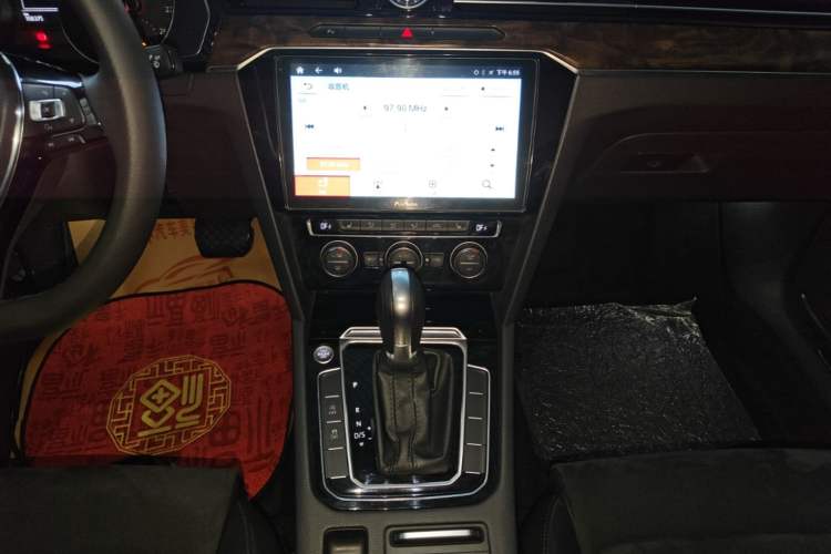 Used Volkswagen Magotan 2018 330TSI DSG Luxury Model Audio And AC Panel