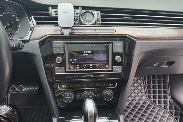 Used Volkswagen Magotan 2018 330TSI DSG Luxury Model Audio And AC Panel