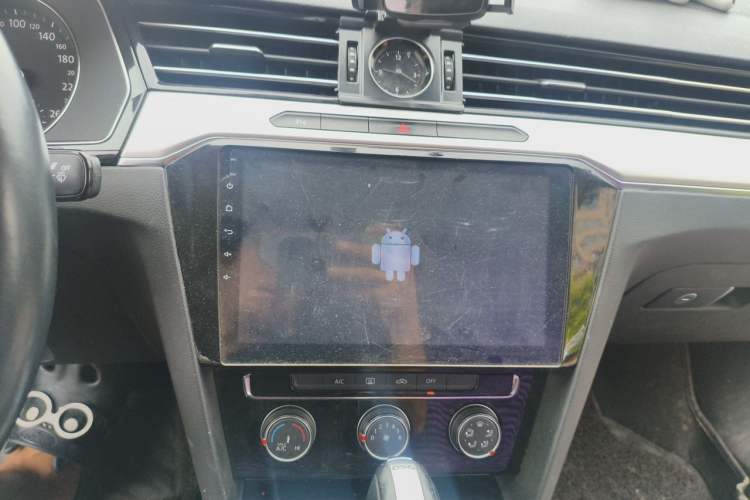 Used Volkswagen Magotan 2018 330TSI DSG Advanced Model Audio And AC Panel