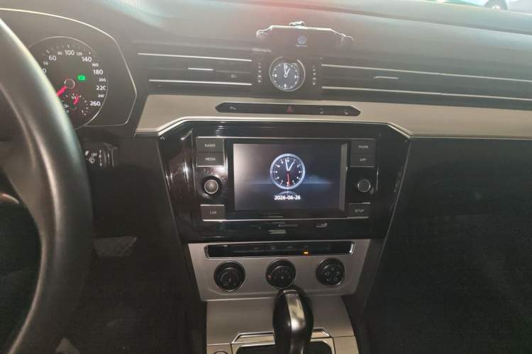 Used Volkswagen Magotan 2018 280TSI DSG Comfort Model Audio And AC Panel