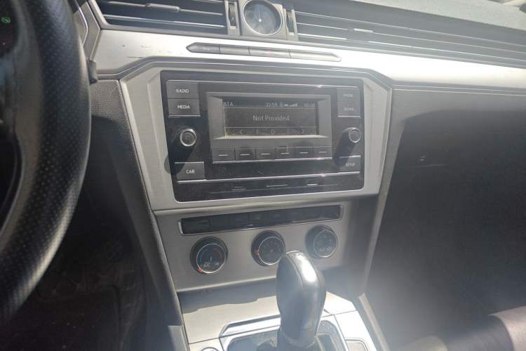 Used Volkswagen Magotan 2018 280TSI DSG Enjoyment Model Audio And AC Panel
