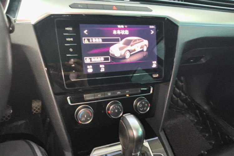 Used Volkswagen Magotan 2018 330TSI DSG Advanced Model Audio And AC Panel