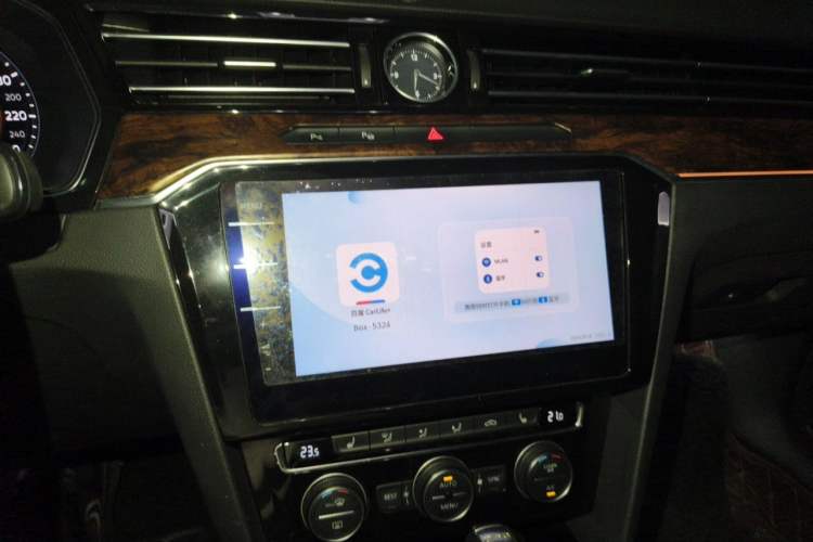 Used Volkswagen Magotan 2018 330TSI DSG Luxury Model Audio And AC Panel
