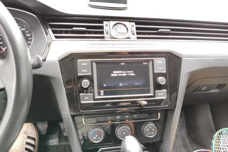 Used Volkswagen Magotan 2018 330TSI DSG Advanced Model Audio And AC Panel