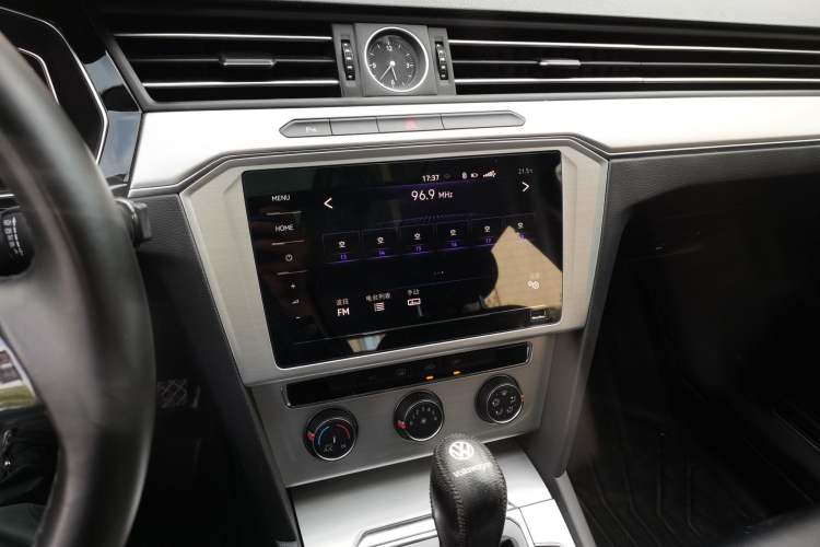 Used Volkswagen Magotan 2018 280TSI DSG Enjoyment Model Audio And AC Panel