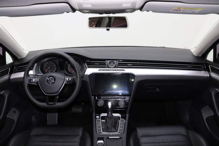 Used Volkswagen Magotan 2018 330TSI DSG Advanced Model Audio And AC Panel