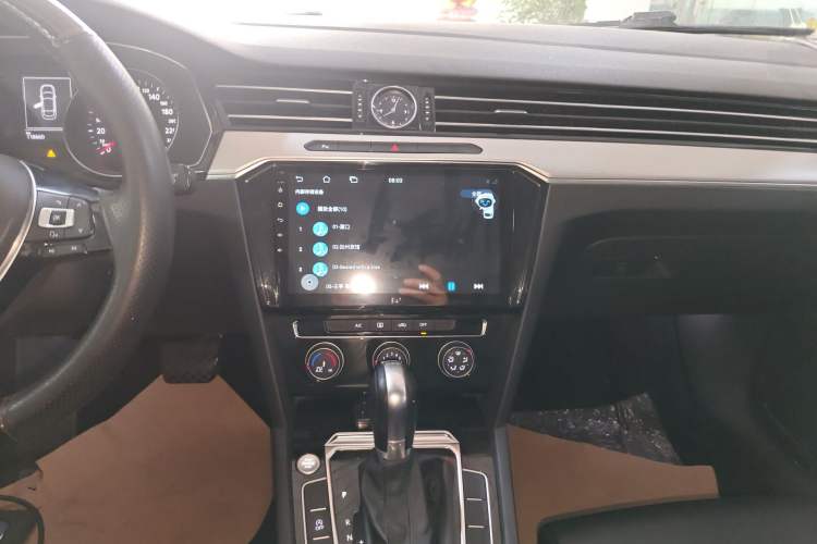 Used Volkswagen Magotan 2018 330TSI DSG Advanced Model Audio And AC Panel