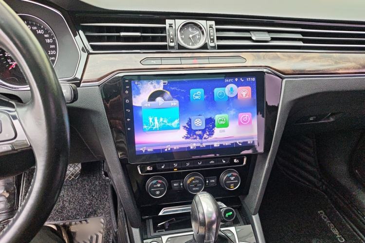 Used Volkswagen Magotan 2018 330TSI DSG Luxury Model Audio And AC Panel