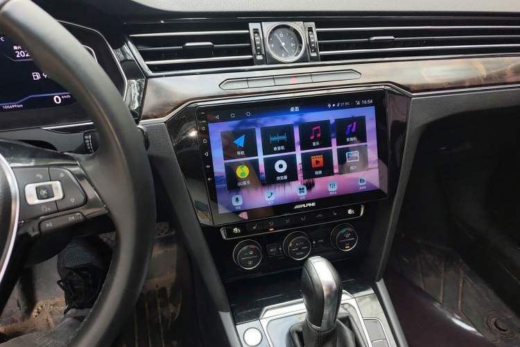 Used Volkswagen Magotan 2018 Facelift 380TSI DSG Luxury Version Audio And AC Panel
