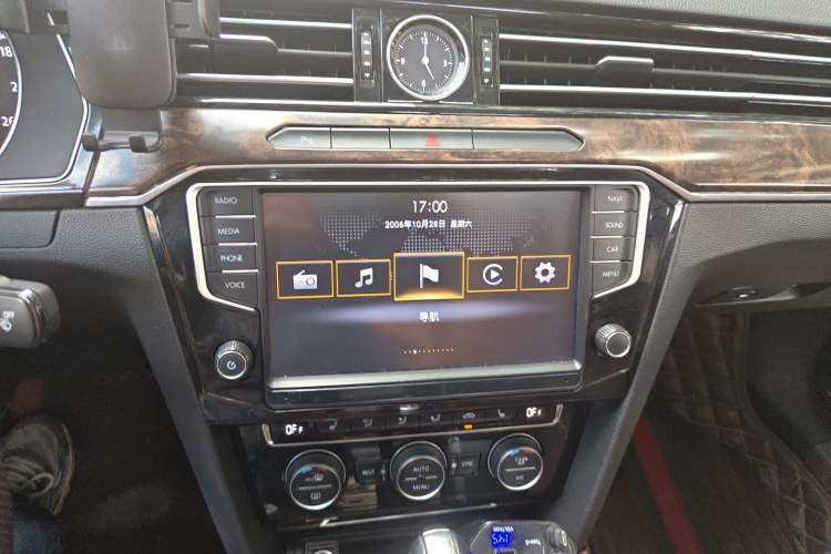 Used Volkswagen Magotan 2018 330TSI DSG Luxury Model Audio And AC Panel