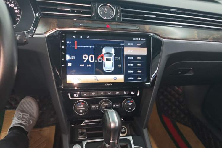 Used Volkswagen Magotan 2018 Facelift 330TSI DSG Luxury Model Audio And AC Panel