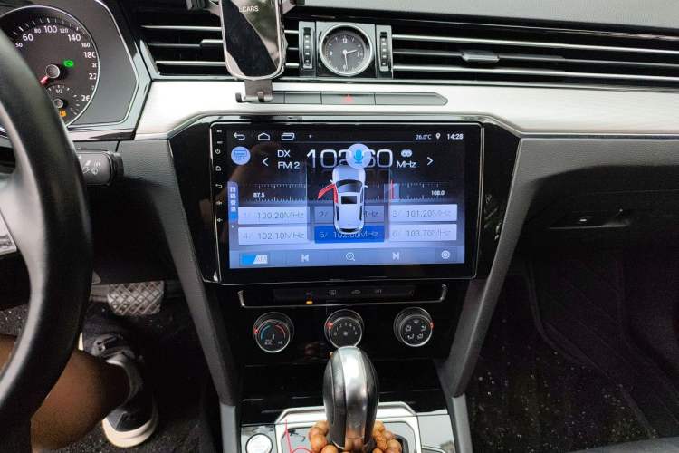 Used Volkswagen Magotan 2018 330TSI DSG Advanced Model Audio And AC Panel