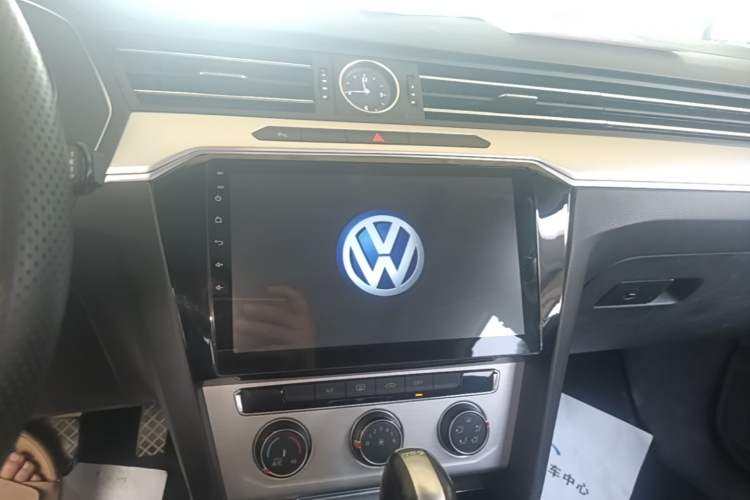 Used Volkswagen Magotan 2018 280TSI DSG Comfort Model Audio And AC Panel