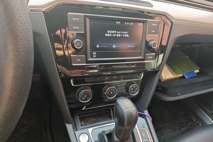 Used Volkswagen Magotan 2018 330TSI DSG Advanced Model Audio And AC Panel