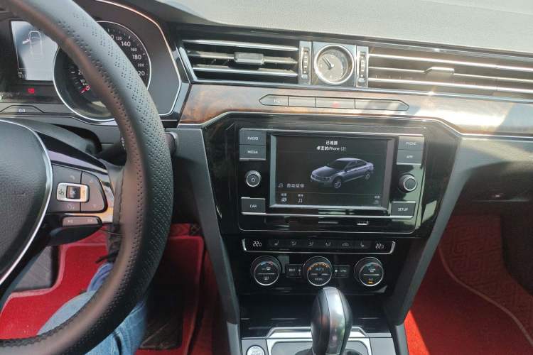 Used Volkswagen Magotan 2018 330TSI DSG Luxury Model Audio And AC Panel