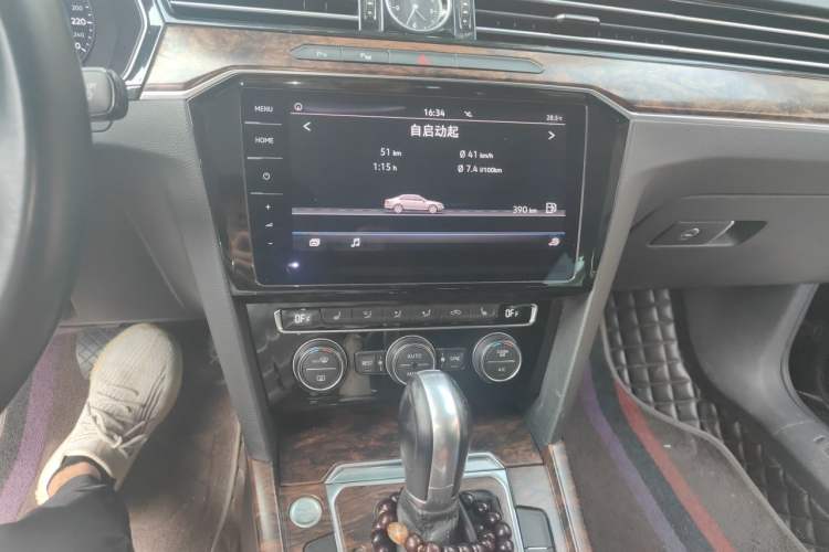Used Volkswagen Magotan 2018 330TSI DSG Luxury Model Audio And AC Panel