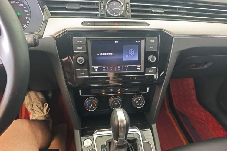Used Volkswagen Magotan 2018 330TSI DSG Advanced Model Audio And AC Panel
