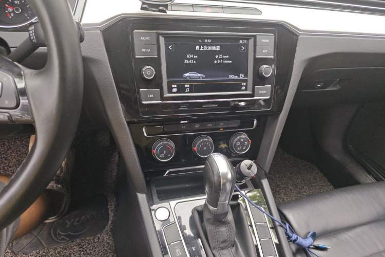 Used Volkswagen Magotan 2018 330TSI DSG Advanced Model Audio And AC Panel