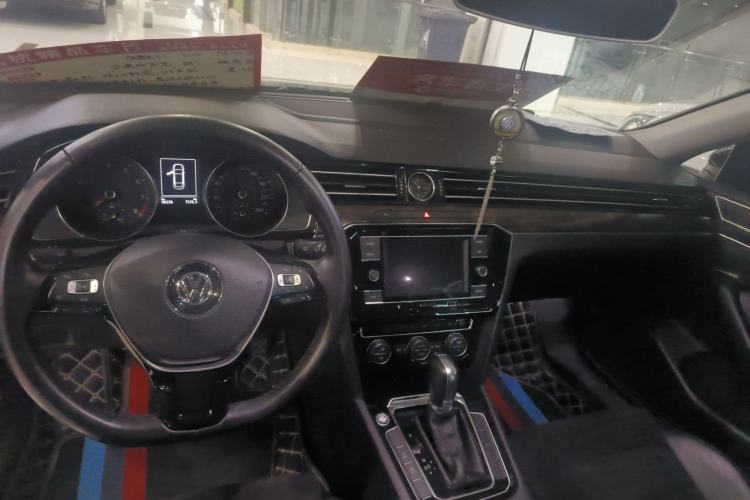 Used Volkswagen Magotan 2018 380TSI DSG Luxury Model Audio And AC Panel