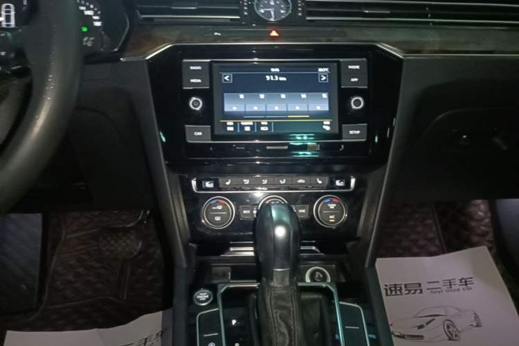 Used Volkswagen Magotan 2018 Facelift 330TSI DSG Luxury Model Audio And AC Panel