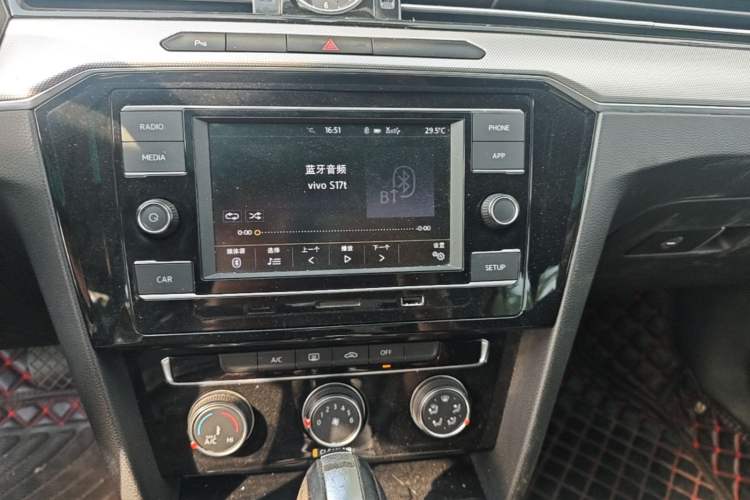 Used Volkswagen Magotan 2018 330TSI DSG Advanced Model Audio And AC Panel