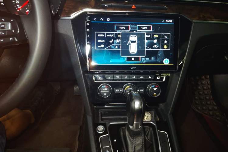 Used Volkswagen Magotan 2018 330TSI DSG Luxury Model Audio And AC Panel