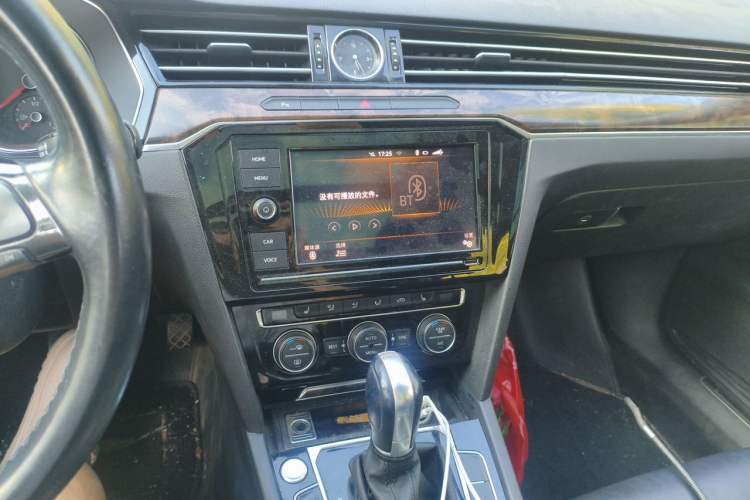Used Volkswagen Magotan 2018 Facelift 380TSI DSG Luxury Version Audio And AC Panel