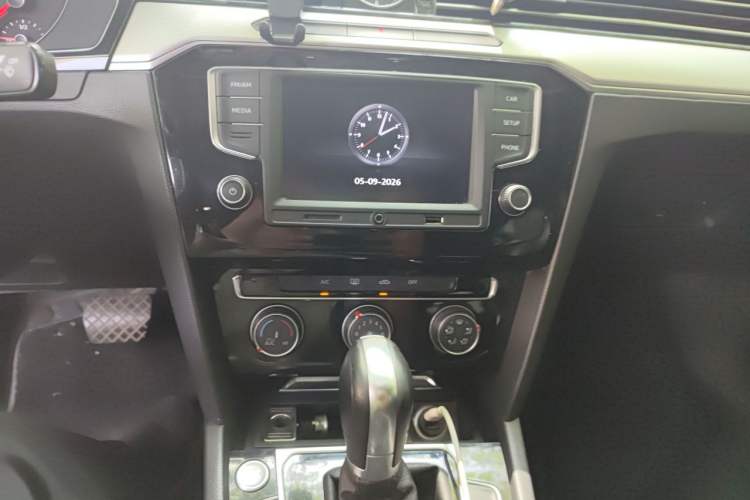 Used Volkswagen Magotan 2018 330TSI DSG Advanced Model Audio And AC Panel