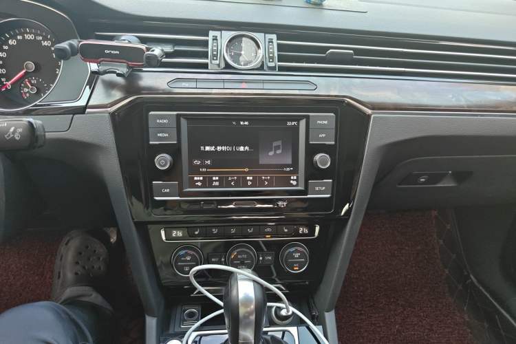 Used Volkswagen Magotan 2018 380TSI DSG Luxury Model Audio And AC Panel