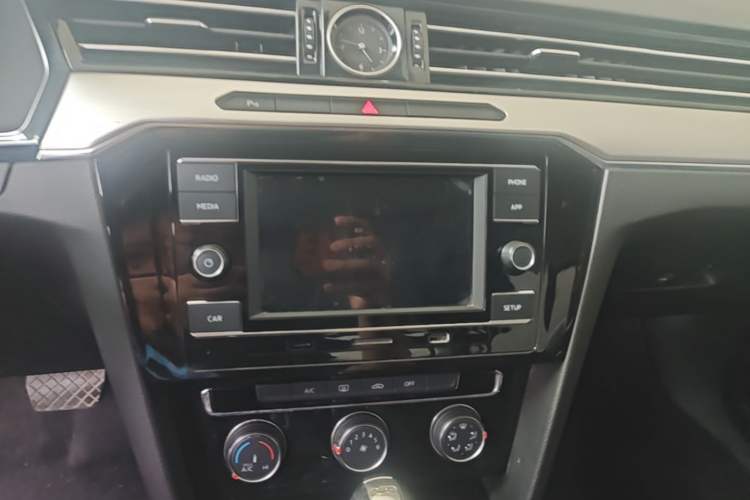 Used Volkswagen Magotan 2018 330TSI DSG Advanced Model Audio And AC Panel