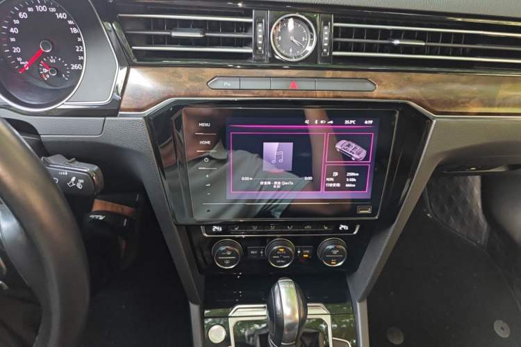 Used Volkswagen Magotan 2018 330TSI DSG Luxury Model Audio And AC Panel