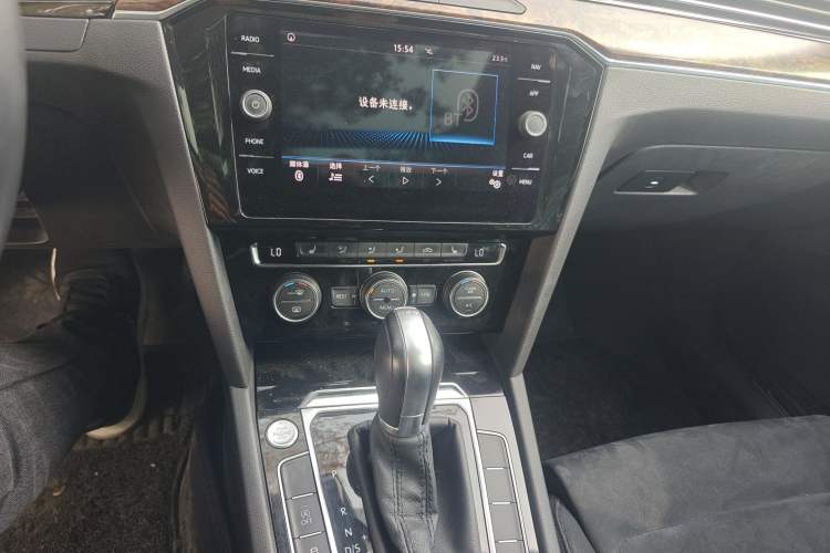 Used Volkswagen Magotan 2018 330TSI DSG Luxury Model Audio And AC Panel