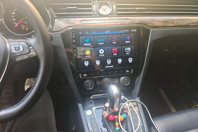 Used Volkswagen Magotan 2018 Facelift 330TSI DSG Luxury Model Audio And AC Panel