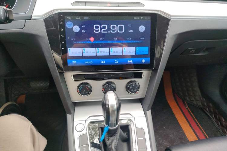 Used Volkswagen Magotan 2018 280TSI DSG Leading Model Audio And AC Panel