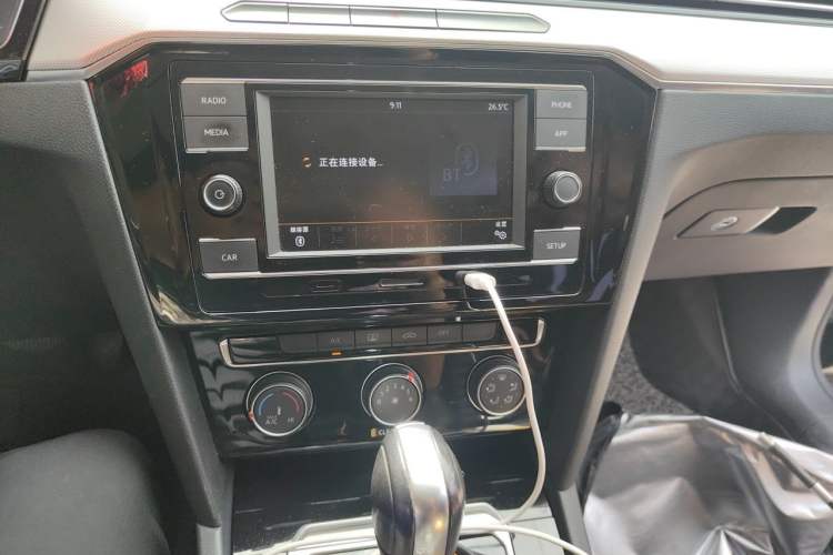 Used Volkswagen Magotan 2018 330TSI DSG Advanced Model Audio And AC Panel