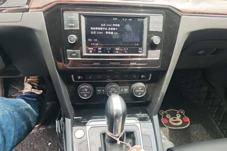 Used Volkswagen Magotan 2018 330TSI DSG Luxury Model Audio And AC Panel