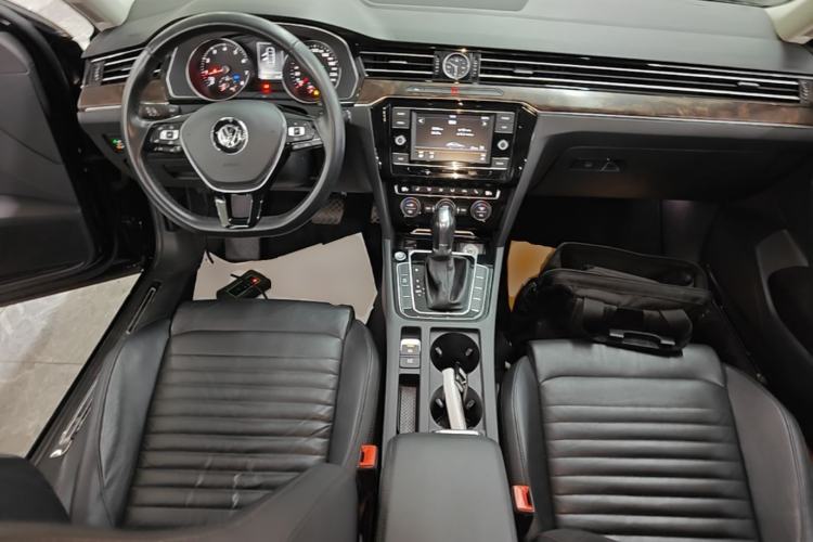 Used Volkswagen Magotan 2018 Facelift 330TSI DSG Luxury Model Center Console