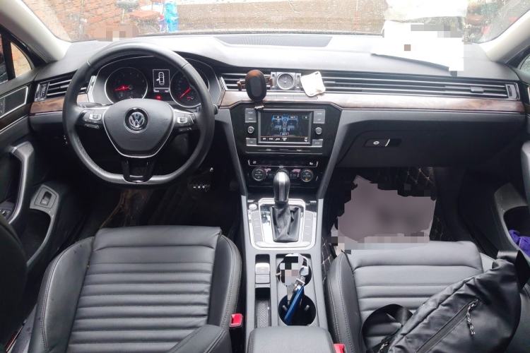 Used Volkswagen Magotan 2018 Facelift 330TSI DSG Luxury Model Center Console