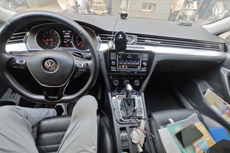 Used Volkswagen Magotan 2018 330TSI DSG Advanced Model Center Console