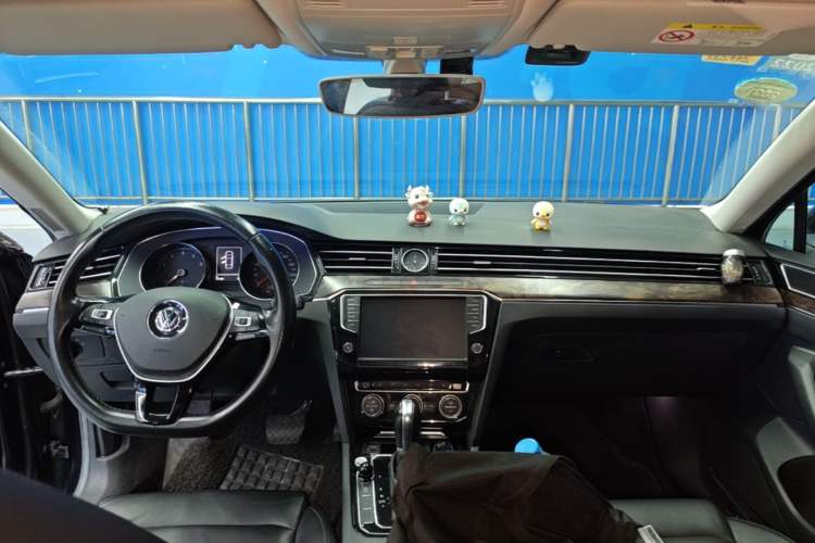 Used Volkswagen Magotan 2018 Facelift 330TSI DSG Luxury Model Center Console